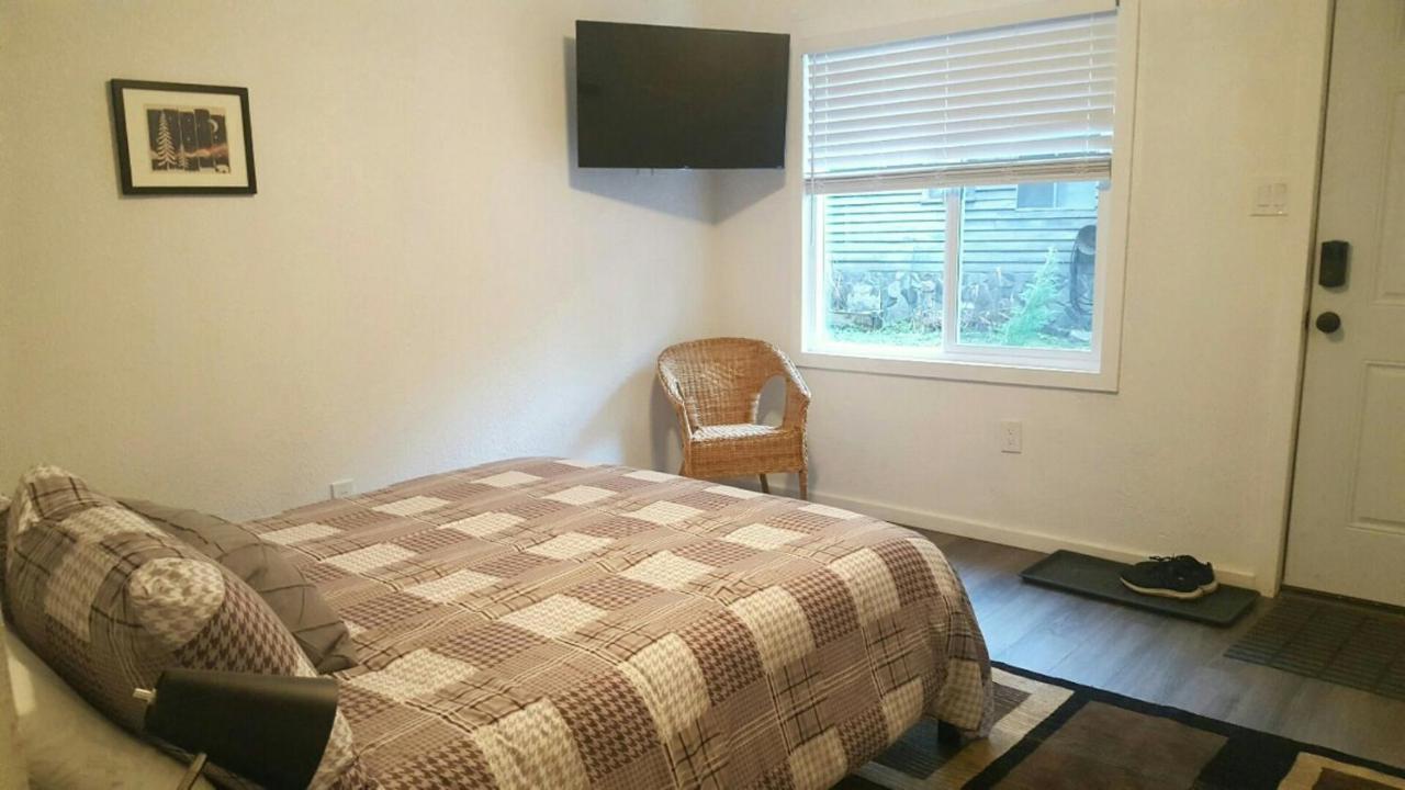 Motel Room With Kitchenette At Base Of Mt Hood Mount Hood Village Buitenkant foto